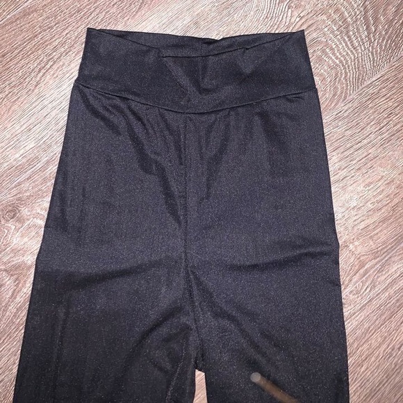 PrettyLittleThings Shiny Full-Length Leggings - Picture 2 of 3